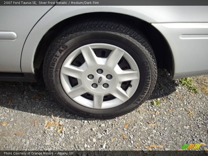 Silver Frost Metallic / Medium/Dark Flint 2007 Ford Taurus SE