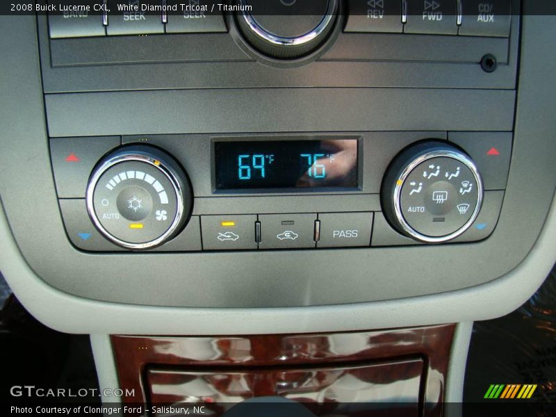 White Diamond Tricoat / Titanium 2008 Buick Lucerne CXL
