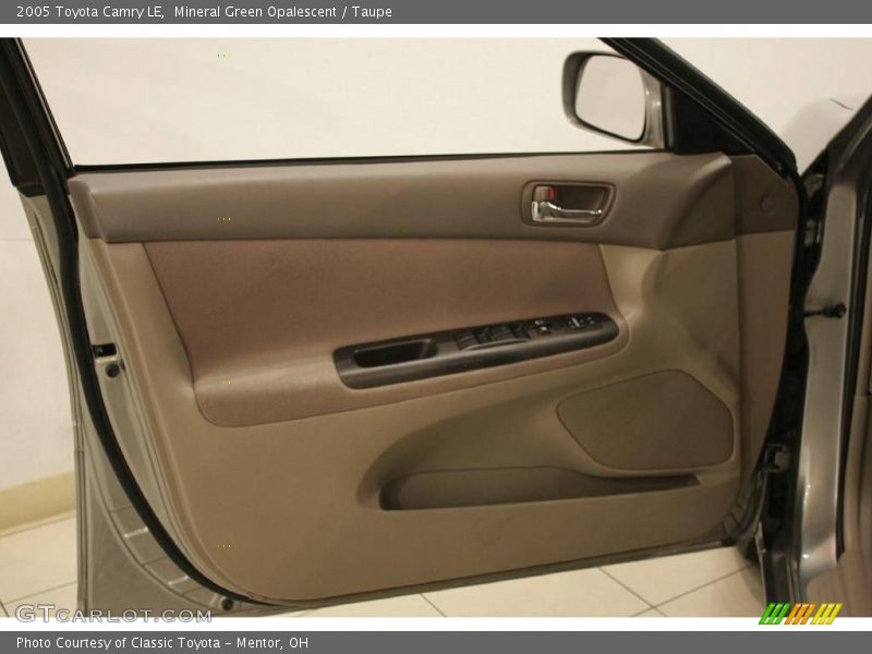 Mineral Green Opalescent / Taupe 2005 Toyota Camry LE
