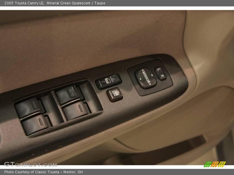 Mineral Green Opalescent / Taupe 2005 Toyota Camry LE