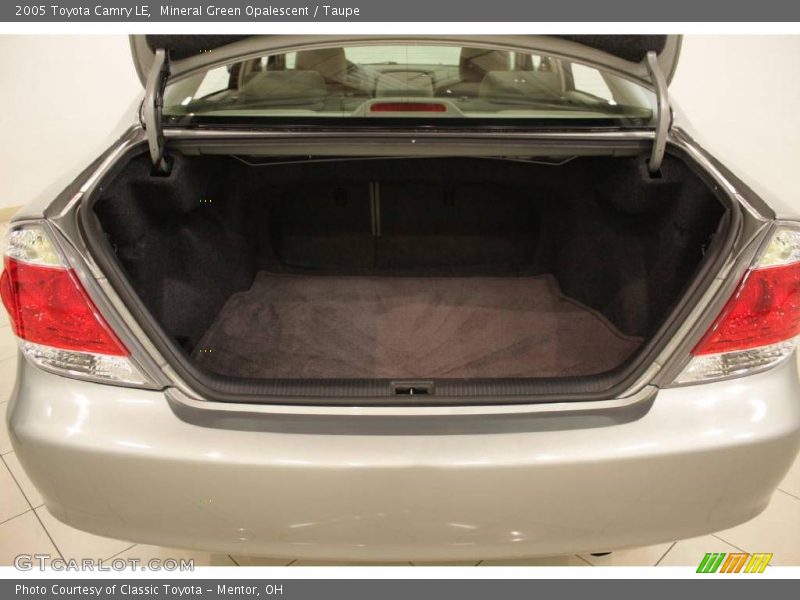 Mineral Green Opalescent / Taupe 2005 Toyota Camry LE