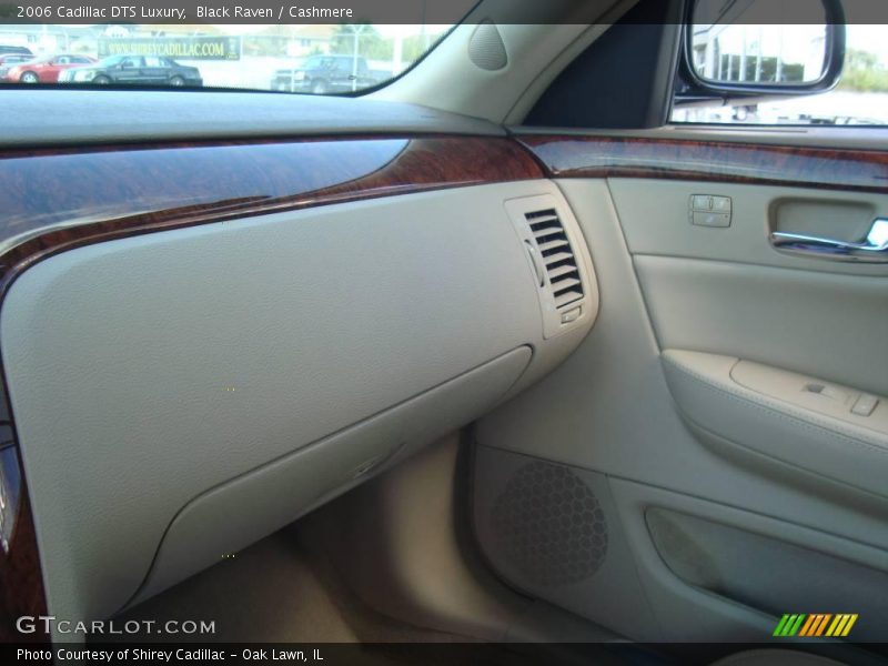 Black Raven / Cashmere 2006 Cadillac DTS Luxury
