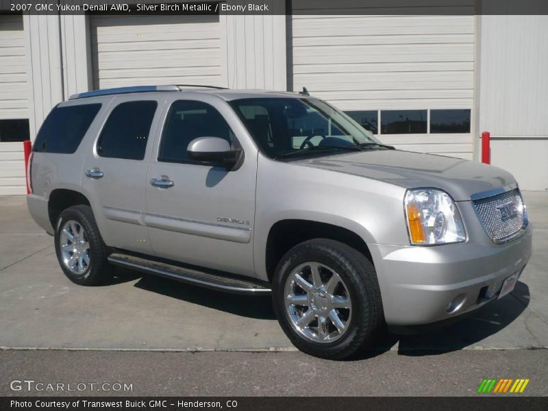 Silver Birch Metallic / Ebony Black 2007 GMC Yukon Denali AWD