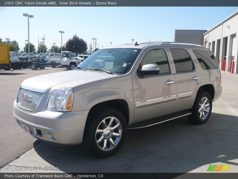 Silver Birch Metallic / Ebony Black 2007 GMC Yukon Denali AWD