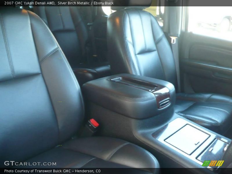 Silver Birch Metallic / Ebony Black 2007 GMC Yukon Denali AWD