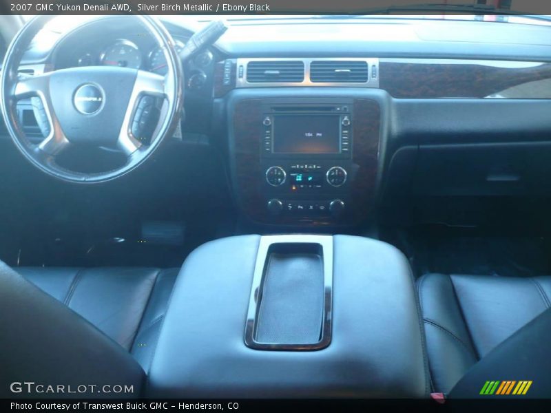 Silver Birch Metallic / Ebony Black 2007 GMC Yukon Denali AWD