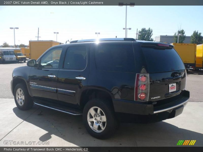 Onyx Black / Cocoa/Light Cashmere 2007 GMC Yukon Denali AWD