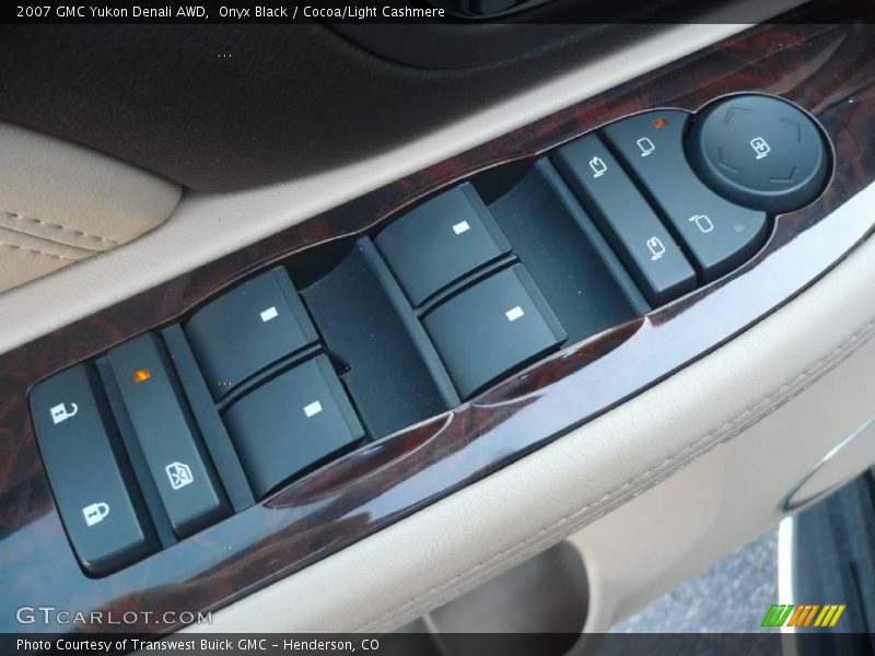 Onyx Black / Cocoa/Light Cashmere 2007 GMC Yukon Denali AWD
