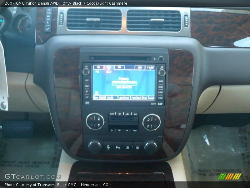 Onyx Black / Cocoa/Light Cashmere 2007 GMC Yukon Denali AWD