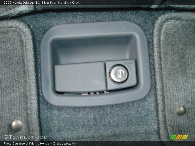 Silver Pearl Metallic / Gray 2006 Honda Odyssey EX