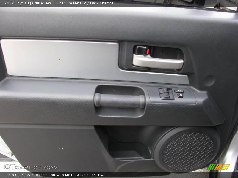 Titanium Metallic / Dark Charcoal 2007 Toyota FJ Cruiser 4WD