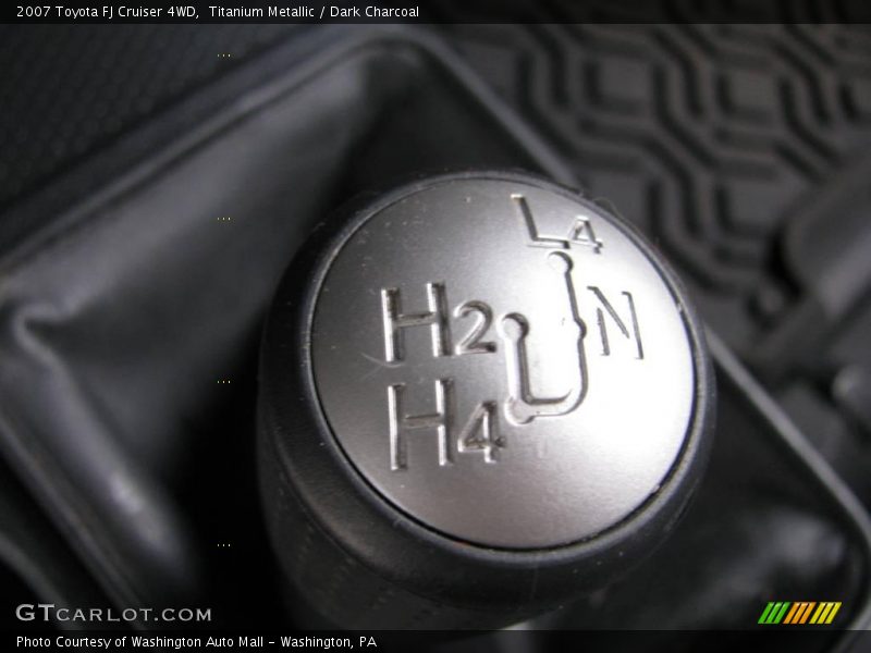 Titanium Metallic / Dark Charcoal 2007 Toyota FJ Cruiser 4WD