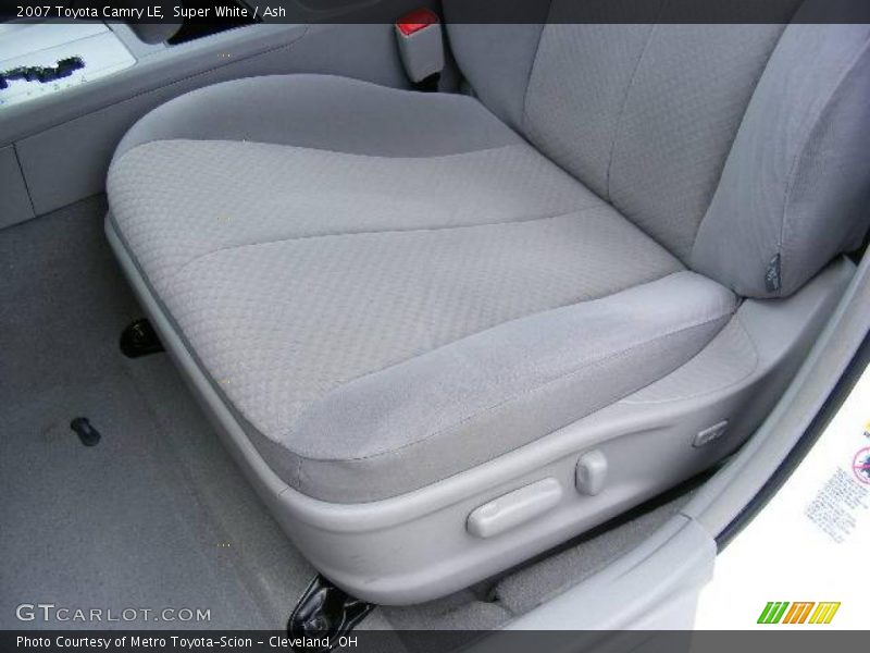 Super White / Ash 2007 Toyota Camry LE