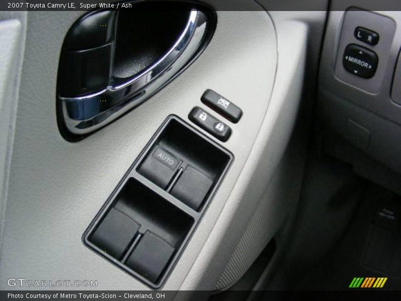 Super White / Ash 2007 Toyota Camry LE