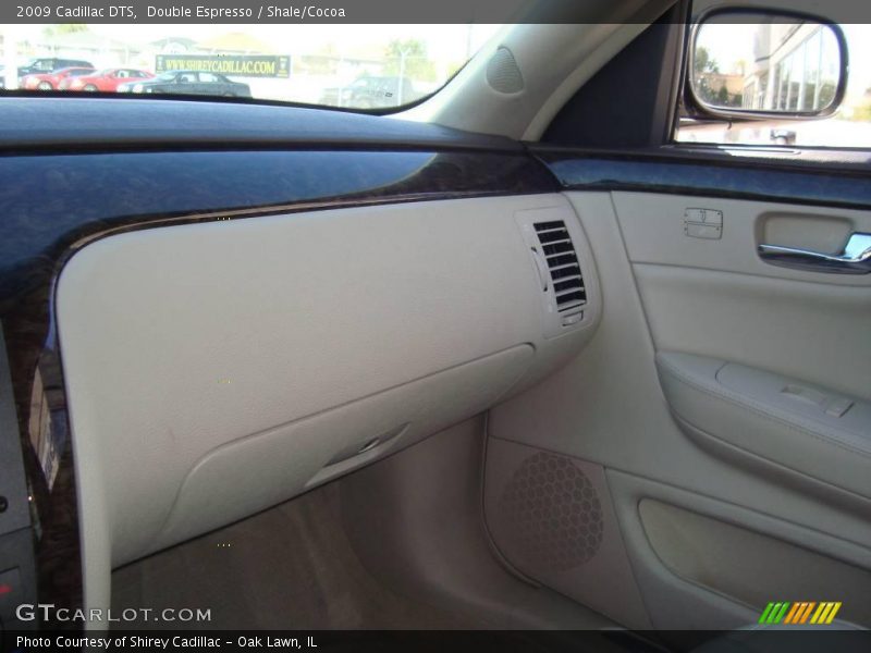 Double Espresso / Shale/Cocoa 2009 Cadillac DTS