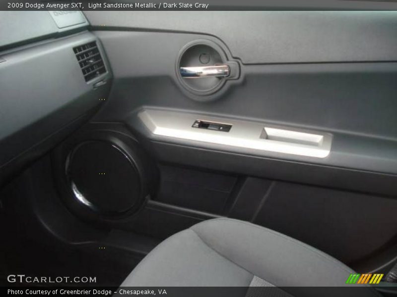 Light Sandstone Metallic / Dark Slate Gray 2009 Dodge Avenger SXT