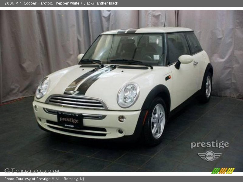 Pepper White / Black/Panther Black 2006 Mini Cooper Hardtop