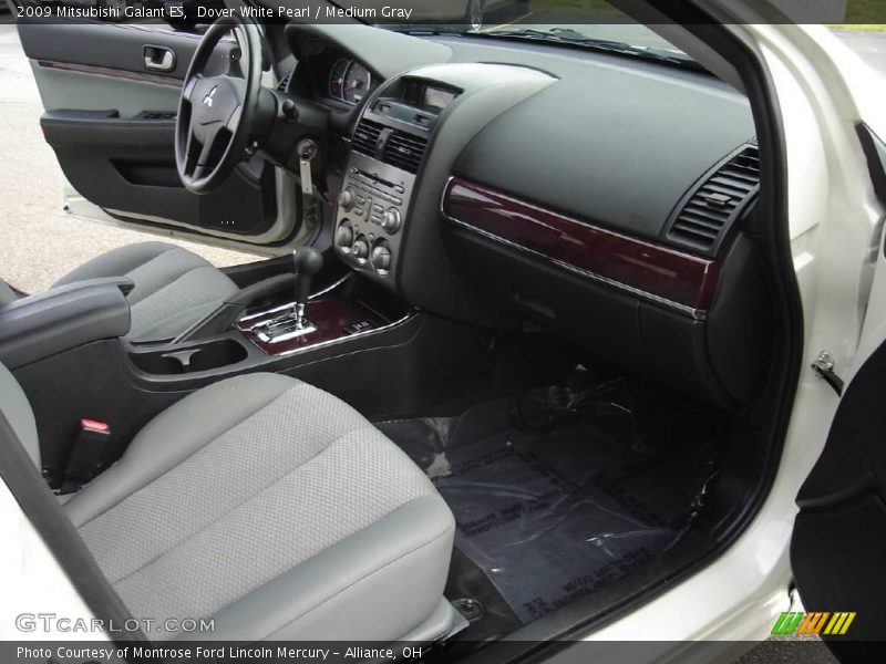 Dover White Pearl / Medium Gray 2009 Mitsubishi Galant ES