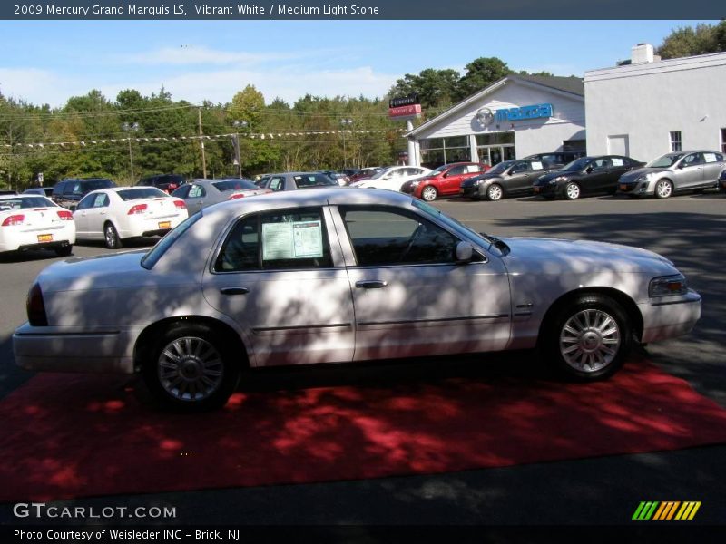 Vibrant White / Medium Light Stone 2009 Mercury Grand Marquis LS