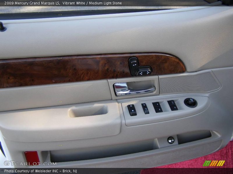 Vibrant White / Medium Light Stone 2009 Mercury Grand Marquis LS