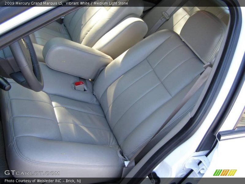 Vibrant White / Medium Light Stone 2009 Mercury Grand Marquis LS
