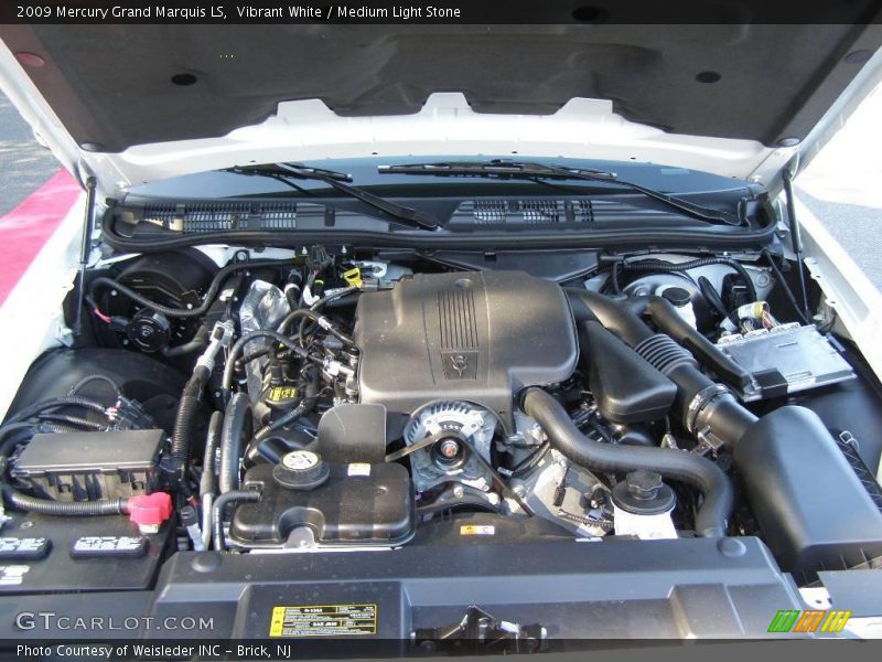 Vibrant White / Medium Light Stone 2009 Mercury Grand Marquis LS