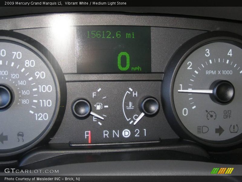 Vibrant White / Medium Light Stone 2009 Mercury Grand Marquis LS