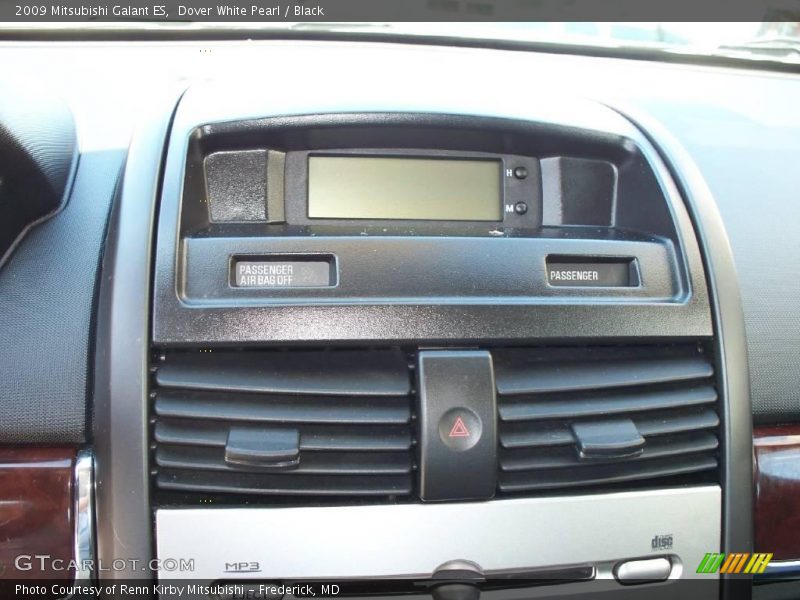 Dover White Pearl / Black 2009 Mitsubishi Galant ES