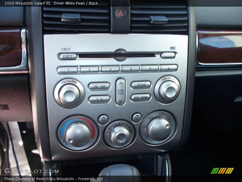 Dover White Pearl / Black 2009 Mitsubishi Galant ES