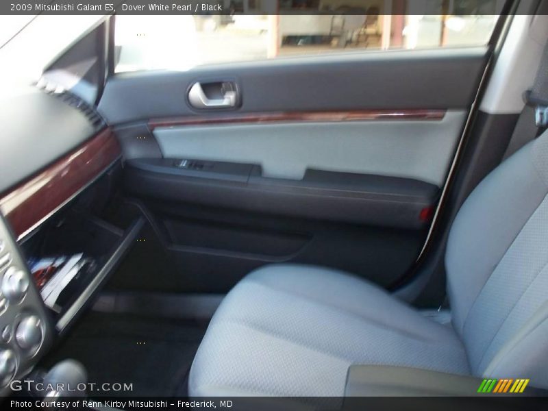 Dover White Pearl / Black 2009 Mitsubishi Galant ES