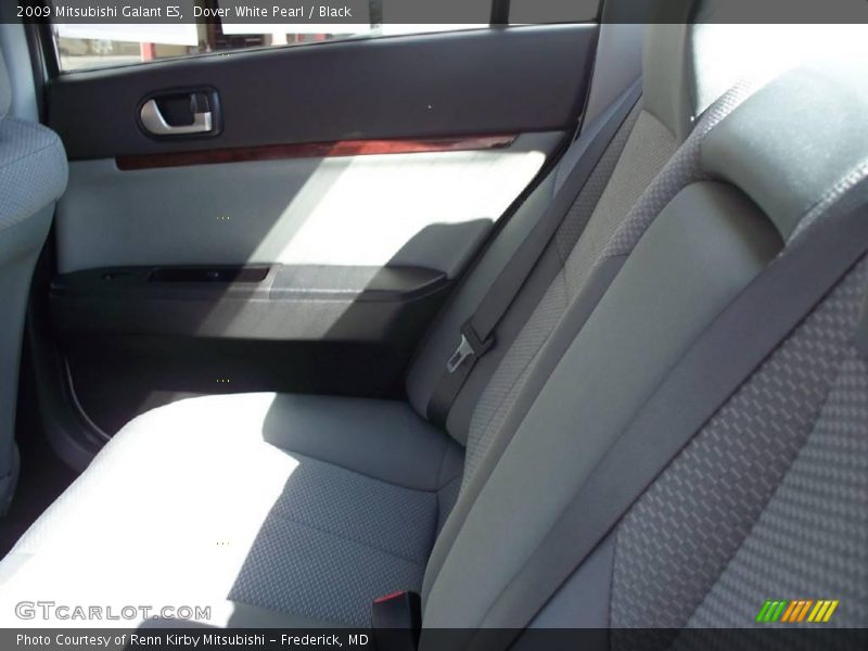 Dover White Pearl / Black 2009 Mitsubishi Galant ES