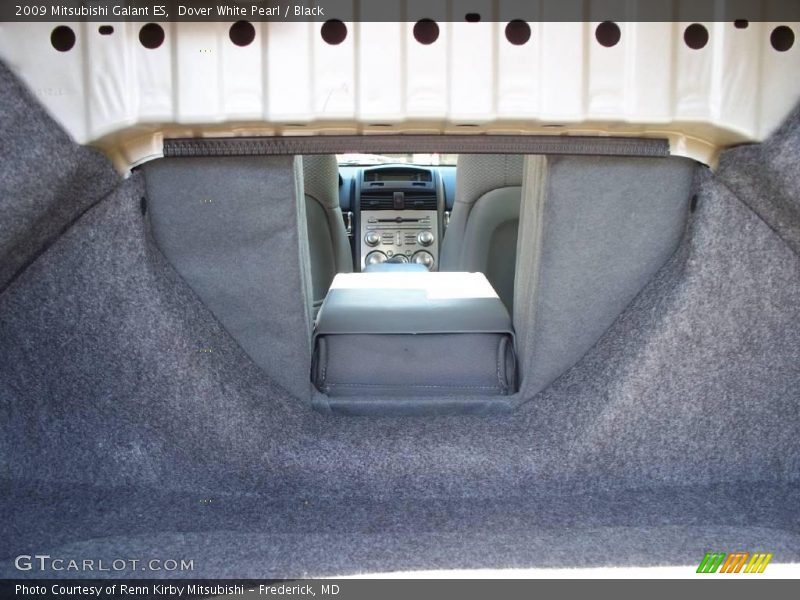 Dover White Pearl / Black 2009 Mitsubishi Galant ES