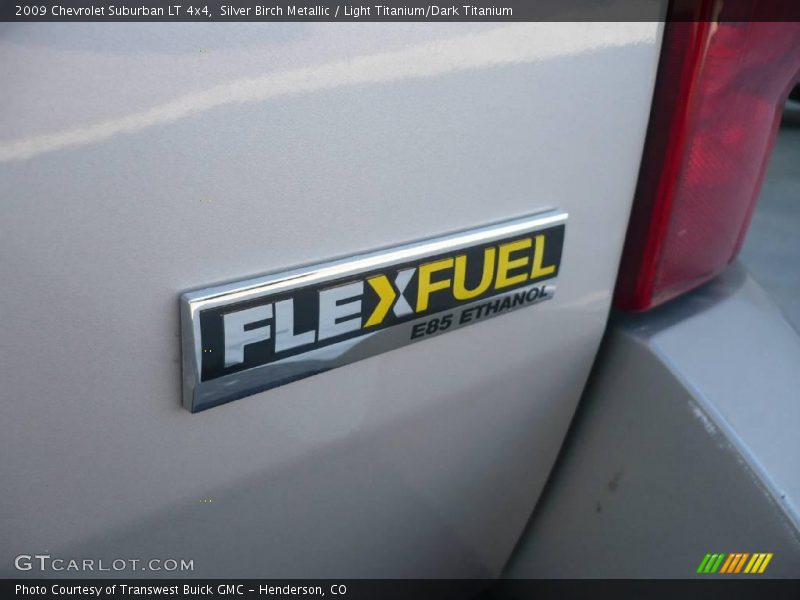 Silver Birch Metallic / Light Titanium/Dark Titanium 2009 Chevrolet Suburban LT 4x4