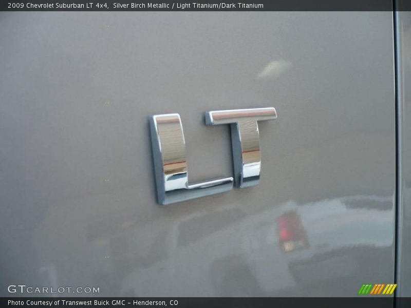 Silver Birch Metallic / Light Titanium/Dark Titanium 2009 Chevrolet Suburban LT 4x4