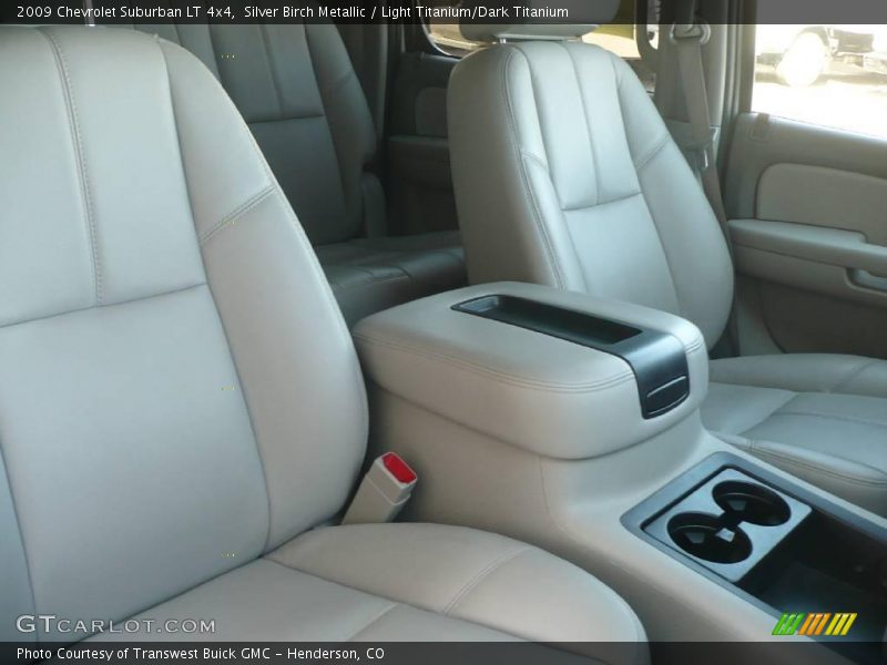 Silver Birch Metallic / Light Titanium/Dark Titanium 2009 Chevrolet Suburban LT 4x4