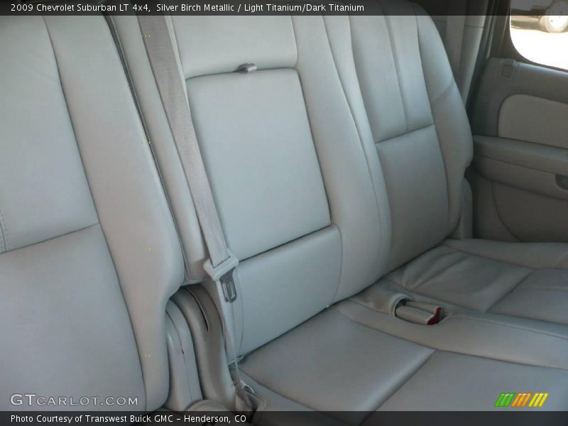 Silver Birch Metallic / Light Titanium/Dark Titanium 2009 Chevrolet Suburban LT 4x4