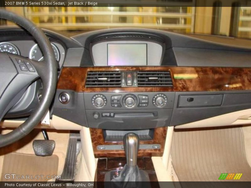 Jet Black / Beige 2007 BMW 5 Series 530xi Sedan