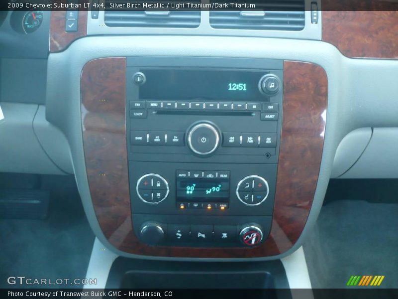 Silver Birch Metallic / Light Titanium/Dark Titanium 2009 Chevrolet Suburban LT 4x4