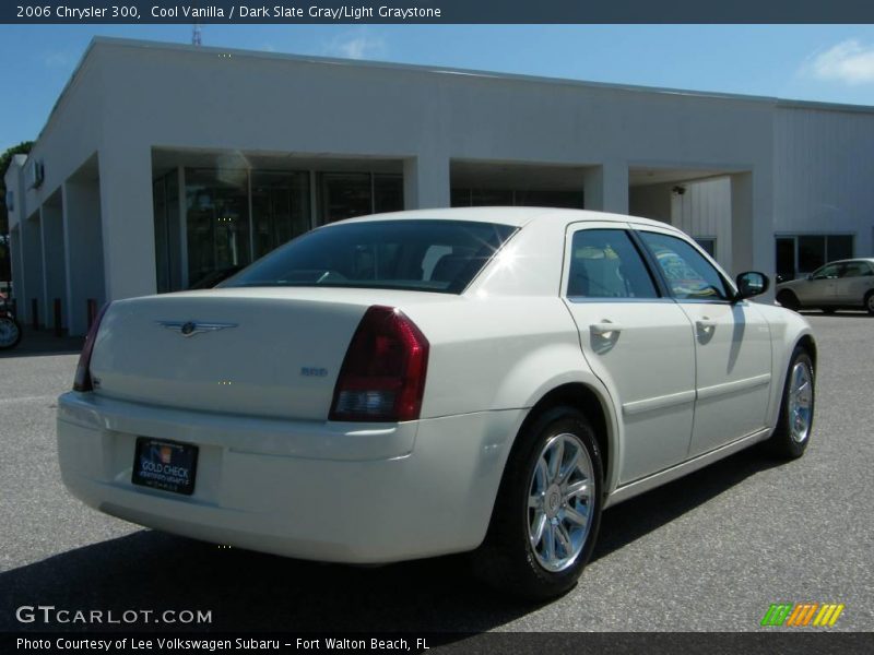 Cool Vanilla / Dark Slate Gray/Light Graystone 2006 Chrysler 300