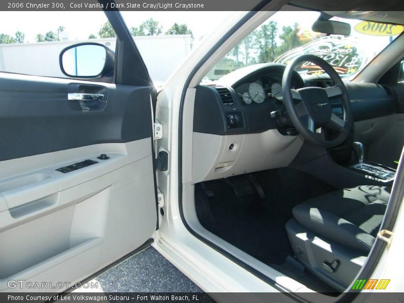 Cool Vanilla / Dark Slate Gray/Light Graystone 2006 Chrysler 300