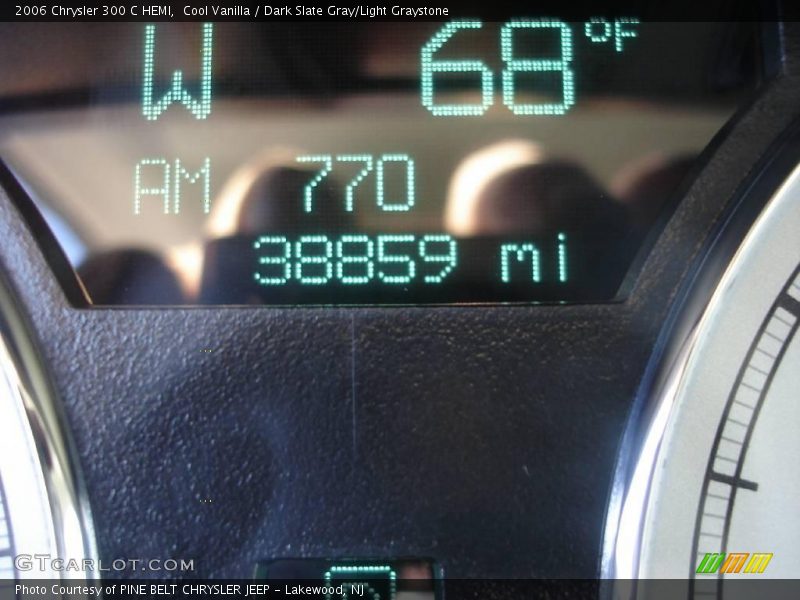 Cool Vanilla / Dark Slate Gray/Light Graystone 2006 Chrysler 300 C HEMI