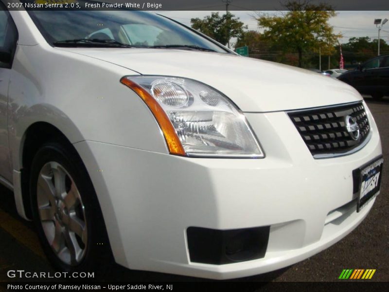 Fresh Powder White / Beige 2007 Nissan Sentra 2.0 S