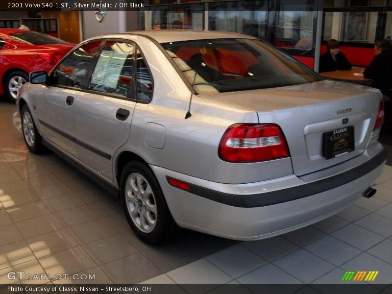 Silver Metallic / Off Black 2001 Volvo S40 1.9T