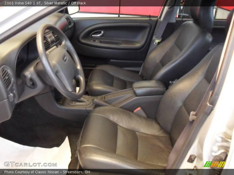 Silver Metallic / Off Black 2001 Volvo S40 1.9T