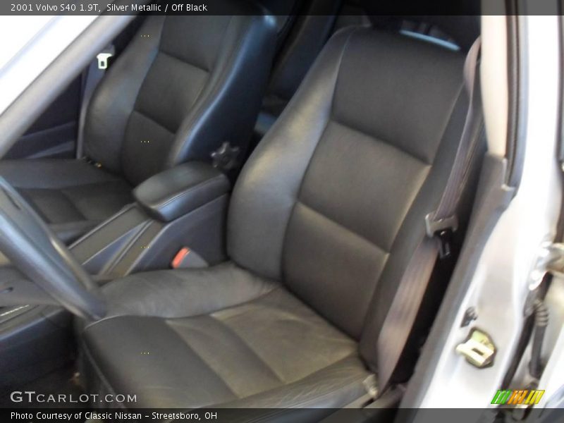 Silver Metallic / Off Black 2001 Volvo S40 1.9T