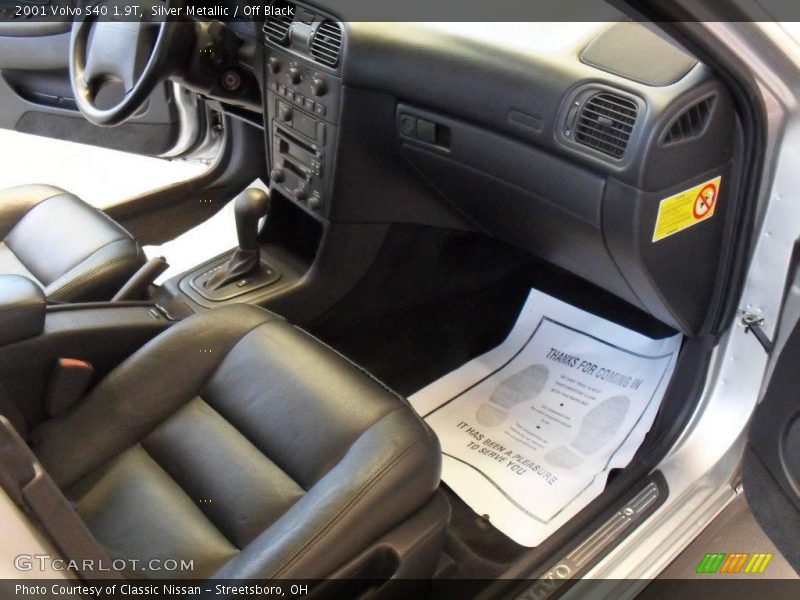 Silver Metallic / Off Black 2001 Volvo S40 1.9T