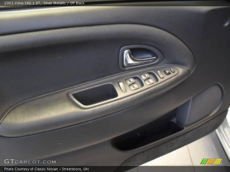 Silver Metallic / Off Black 2001 Volvo S40 1.9T
