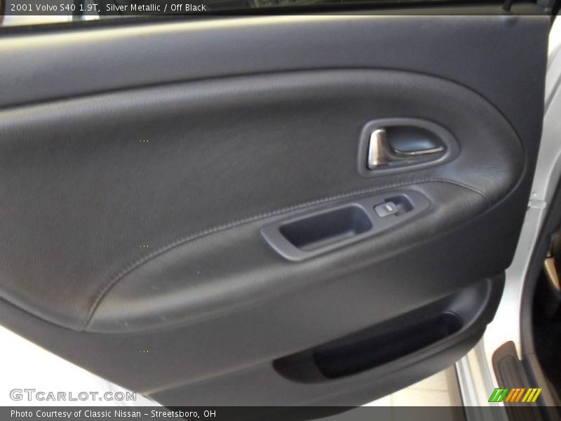 Silver Metallic / Off Black 2001 Volvo S40 1.9T