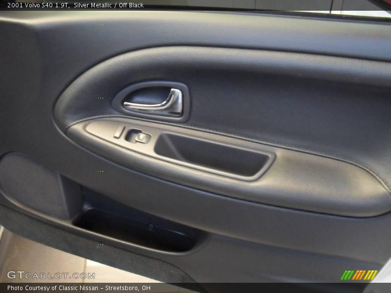 Silver Metallic / Off Black 2001 Volvo S40 1.9T