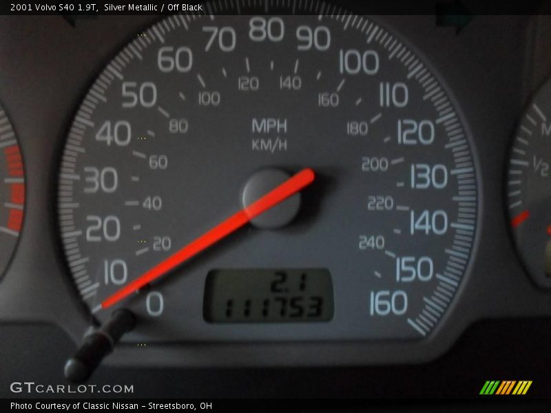 Silver Metallic / Off Black 2001 Volvo S40 1.9T